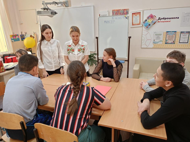 «Почувствовать праздник» (Хроники предметной недели «Зимушка-Зима»).